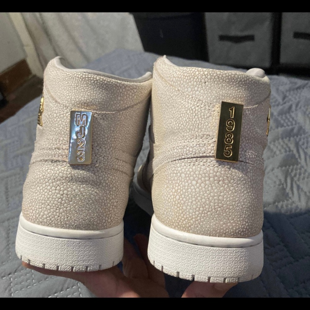 ⛄️ Nike Jordan 1 High Og pinnacle with box size 10.5🎄🎁